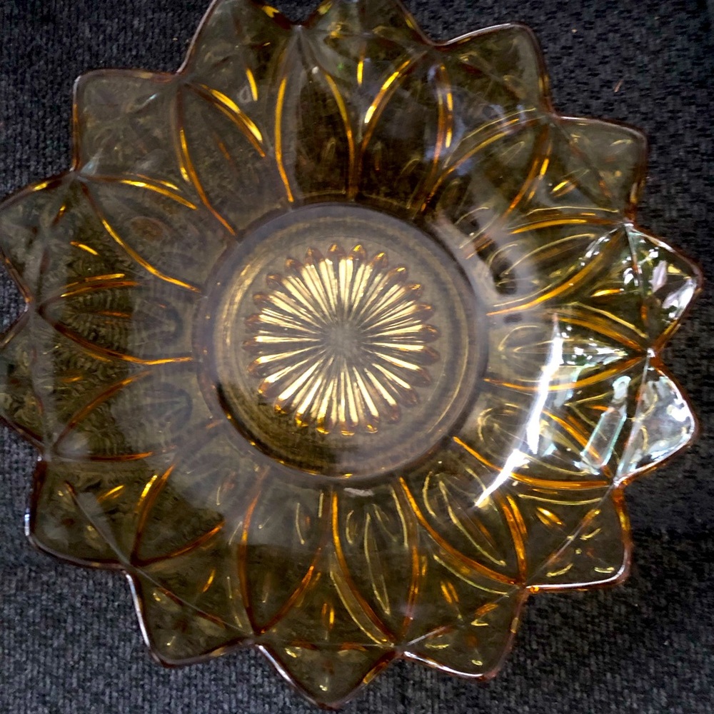 Federal Glass Dish Amber Yellow Starburst Petal Sunflower Serving Bowl. Beauty